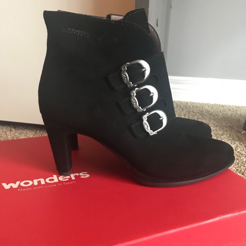 Ankle boots
